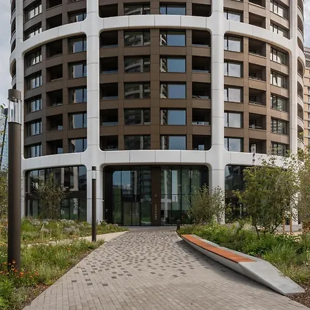 Cloud 9 Sky Park Elegance - Brand New With Stunning Views Pozsony