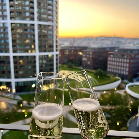 Cloud 9 Sky Park Elegance - Brand New With Stunning Views Bratislava