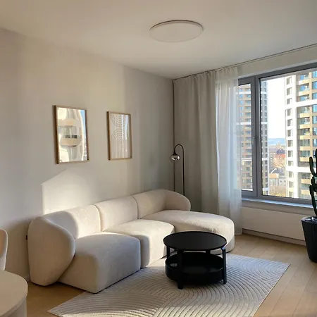 Cloud 9 Sky Park Elegance - Brand New With Stunning Views Apartmán *