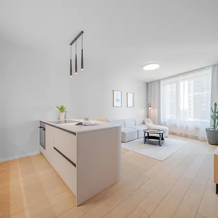 Cloud 9 Sky Park Elegance - Brand New With Stunning Views Апартаменти Братислава