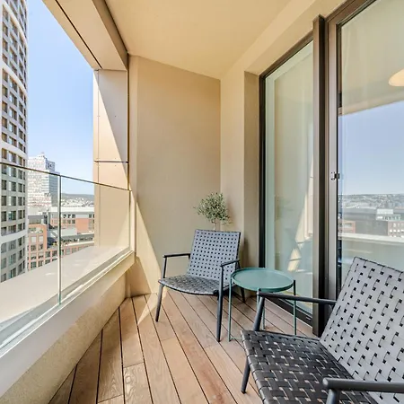 Cloud 9 Sky Park Elegance - Brand New With Stunning Views Апартаменти Братислава