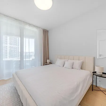 Cloud 9 Sky Park Elegance - Brand New With Stunning Views