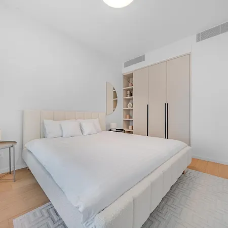 Apartman Cloud 9 Sky Park Elegance - Brand New With Stunning Views Pozsony