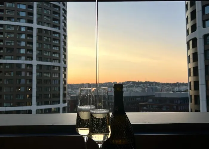 Cloud 9 Sky Park Elegance - Brand New With Stunning Views *