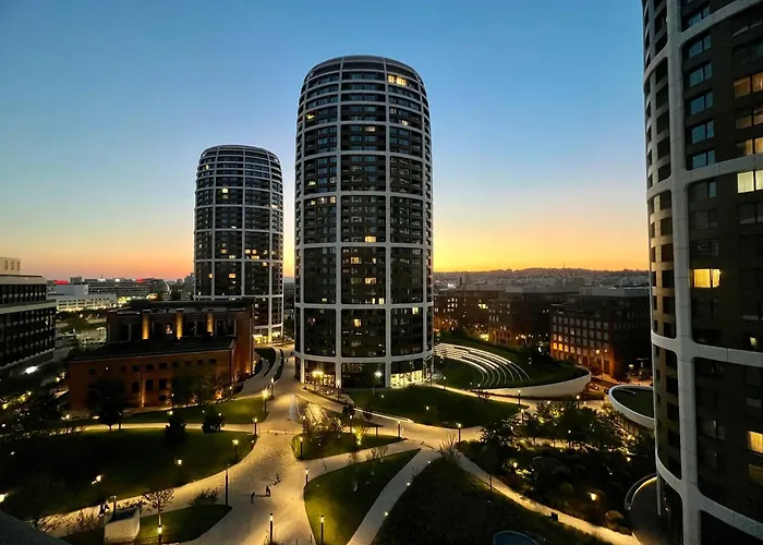 Cloud 9 Sky Park Elegance - Brand New With Stunning Views *