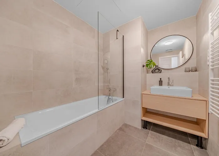 Cloud 9 Sky Park Elegance - Brand New With Stunning Views *