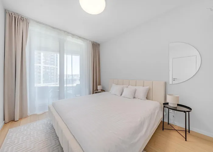 Cloud 9 Sky Park Elegance - Brand New With Stunning Views