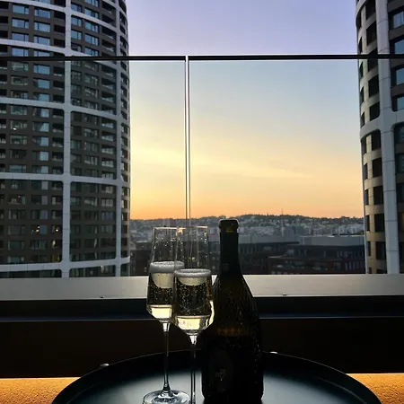 Cloud 9 Sky Park Elegance - Brand New With Stunning Views *